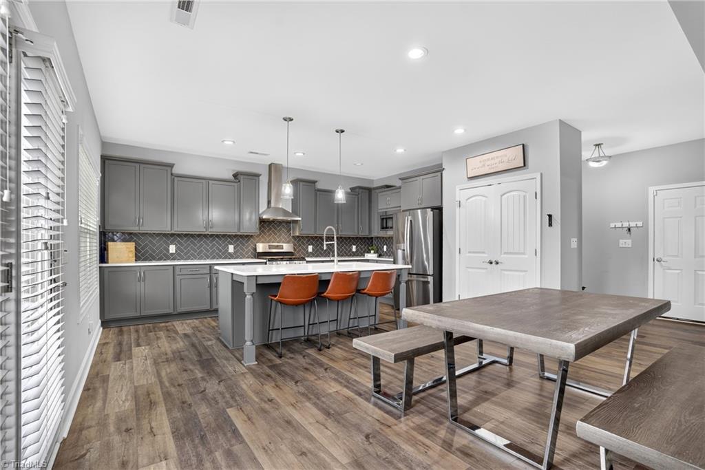 6605 Jockey Club Drive Property Photo 2
