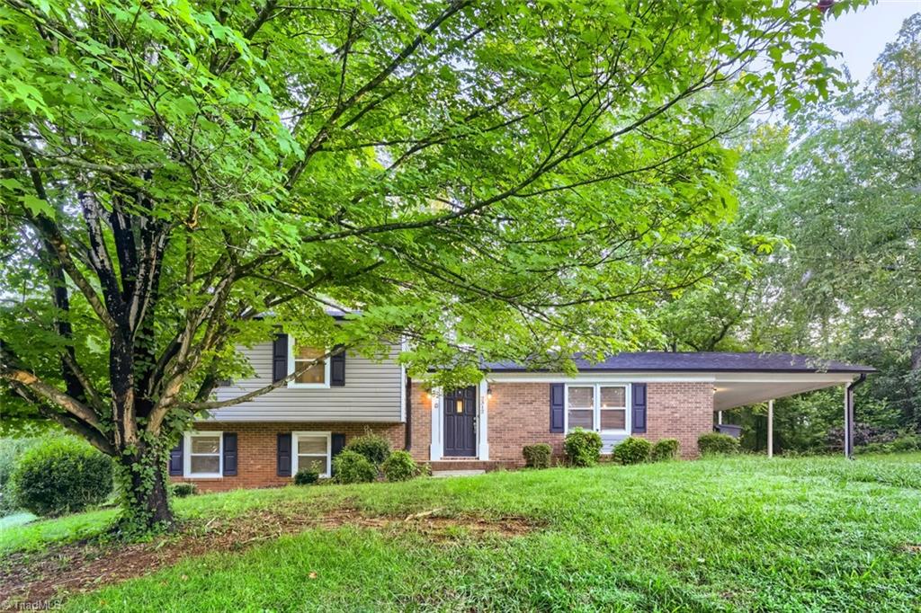 2312 Barnsley Court Property Photo 1