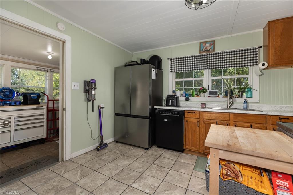 220 Collins Road Property Photo 14