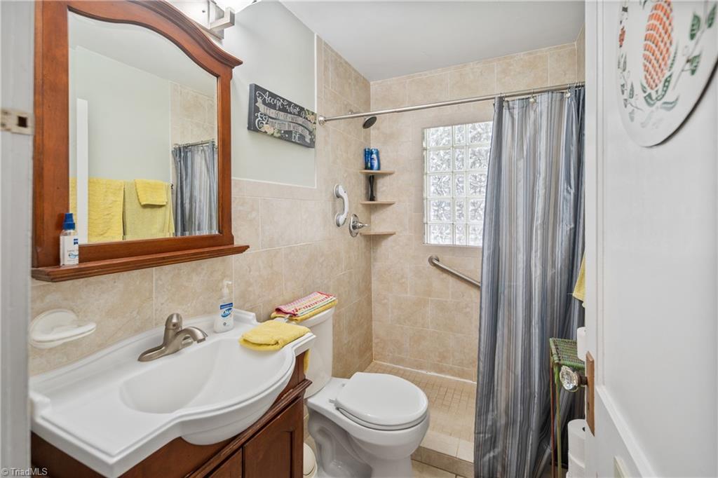 204 Carson Road Property Photo 17