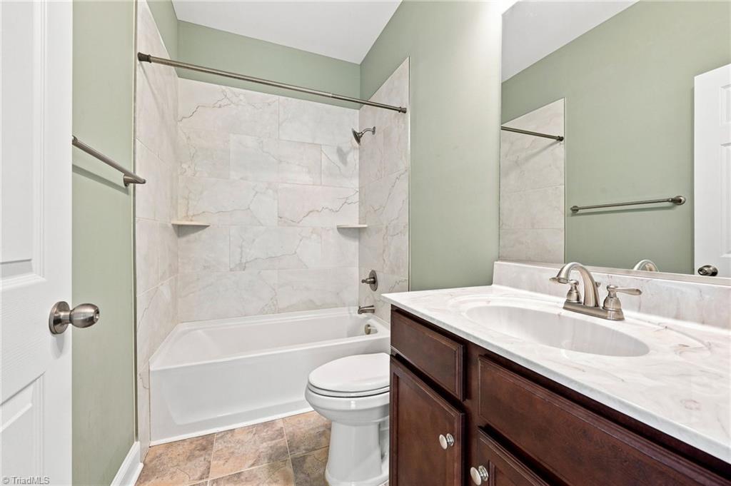 241 Collingswood Drive Property Photo 25