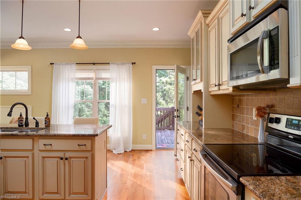 357 Willow Ridge Lane Property Photo 9