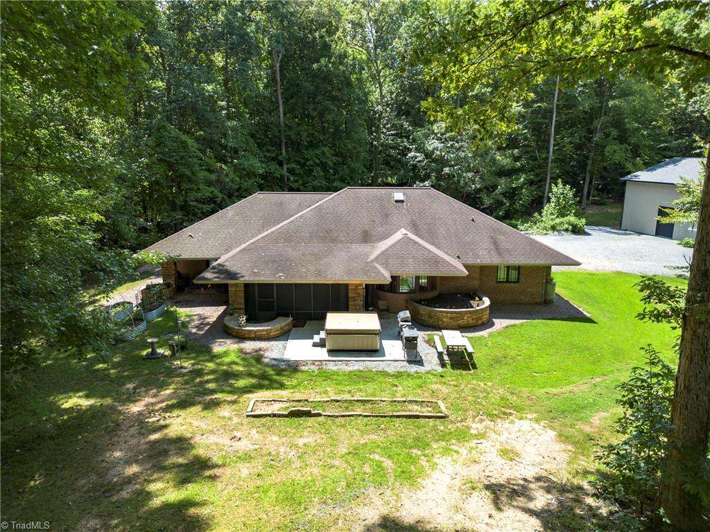 381 Hunters Point Property Photo 41