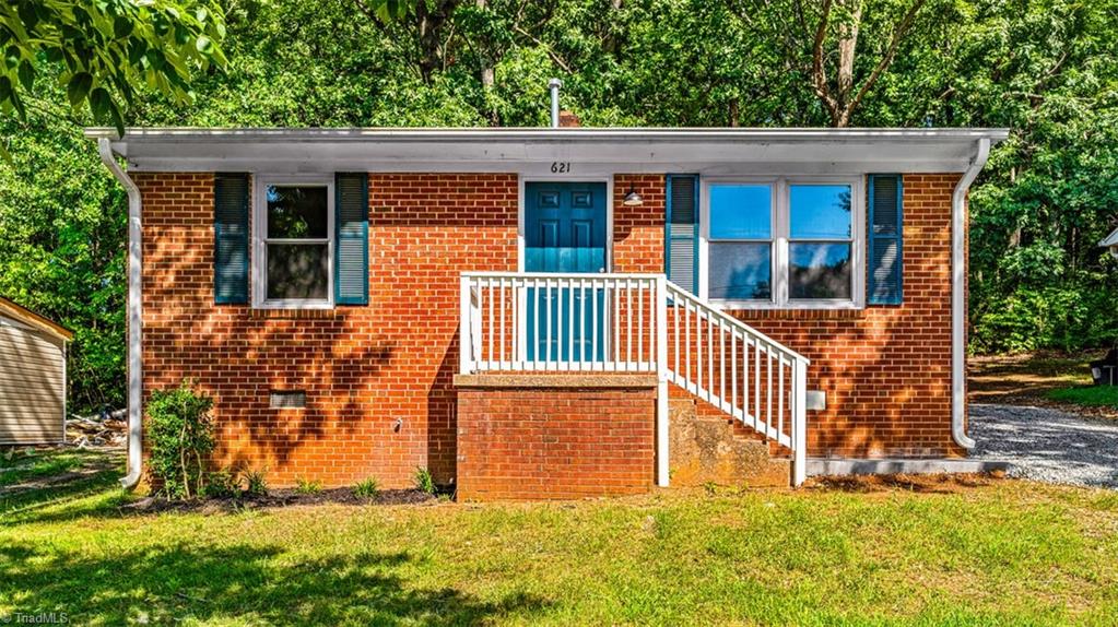 621 Spring Garden Circle Property Photo 1