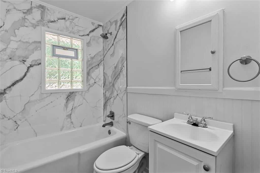 621 Spring Garden Circle Property Photo 17