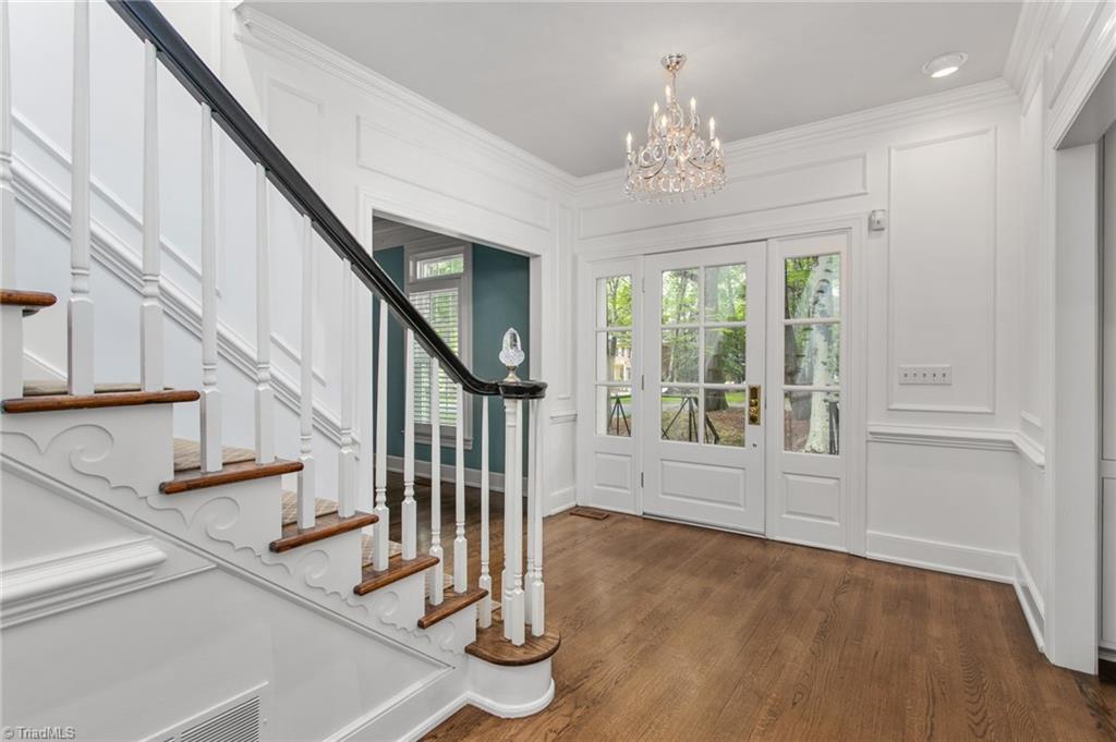 402 Parkmont Drive Property Photo 6