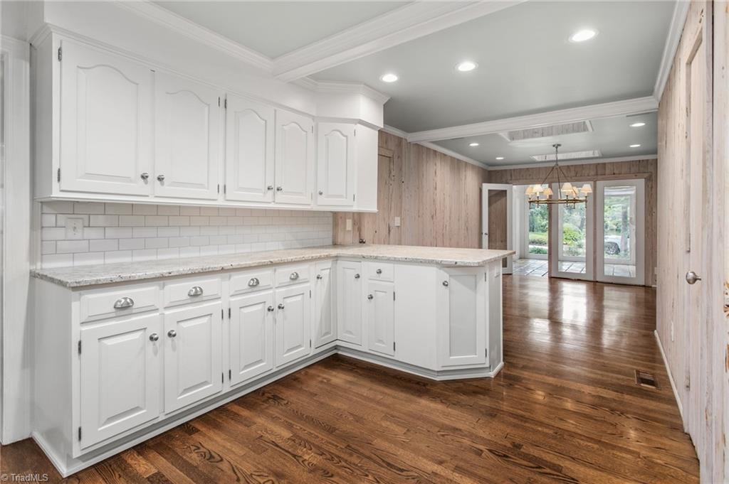 402 Parkmont Drive Property Photo 14