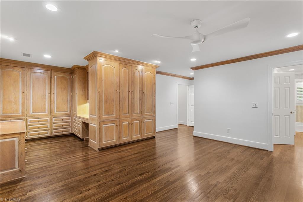 402 Parkmont Drive Property Photo 29