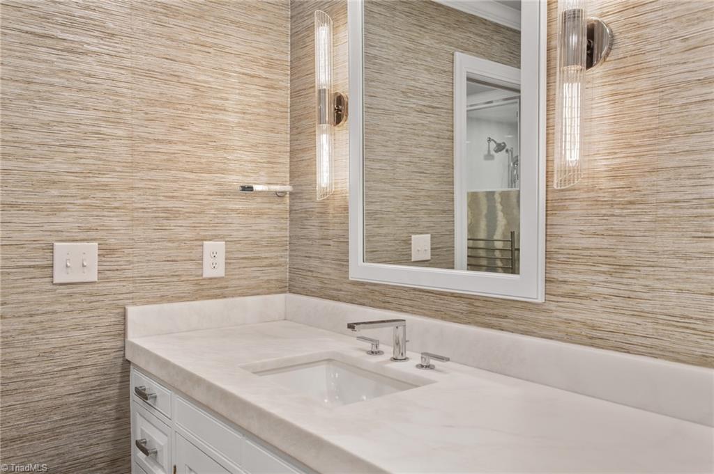 402 Parkmont Drive Property Photo 33