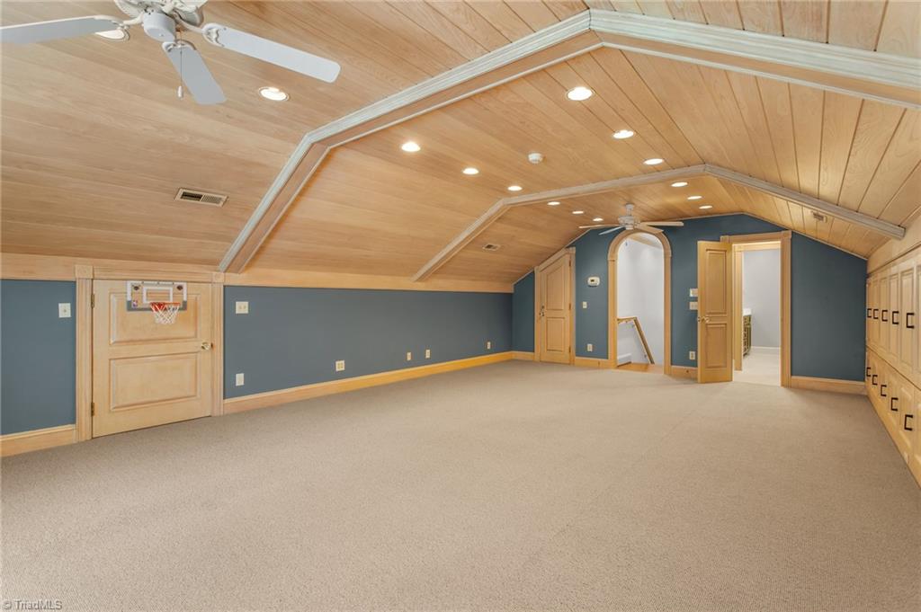 402 Parkmont Drive Property Photo 39