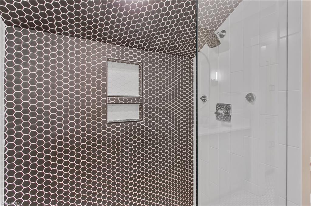 402 Parkmont Drive Property Photo 42