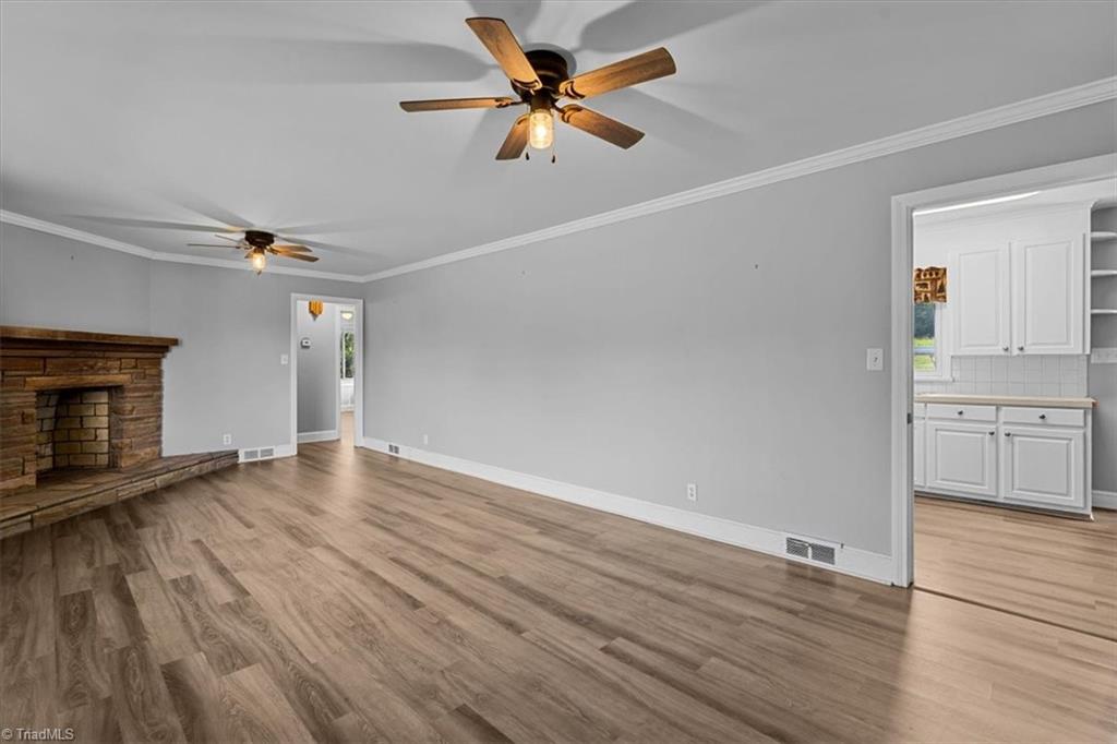 921 E King Street Property Photo 6