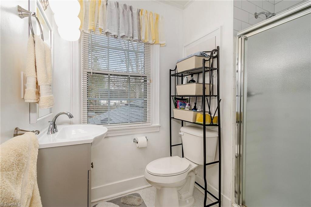 319 Elam Avenue Property Photo 15