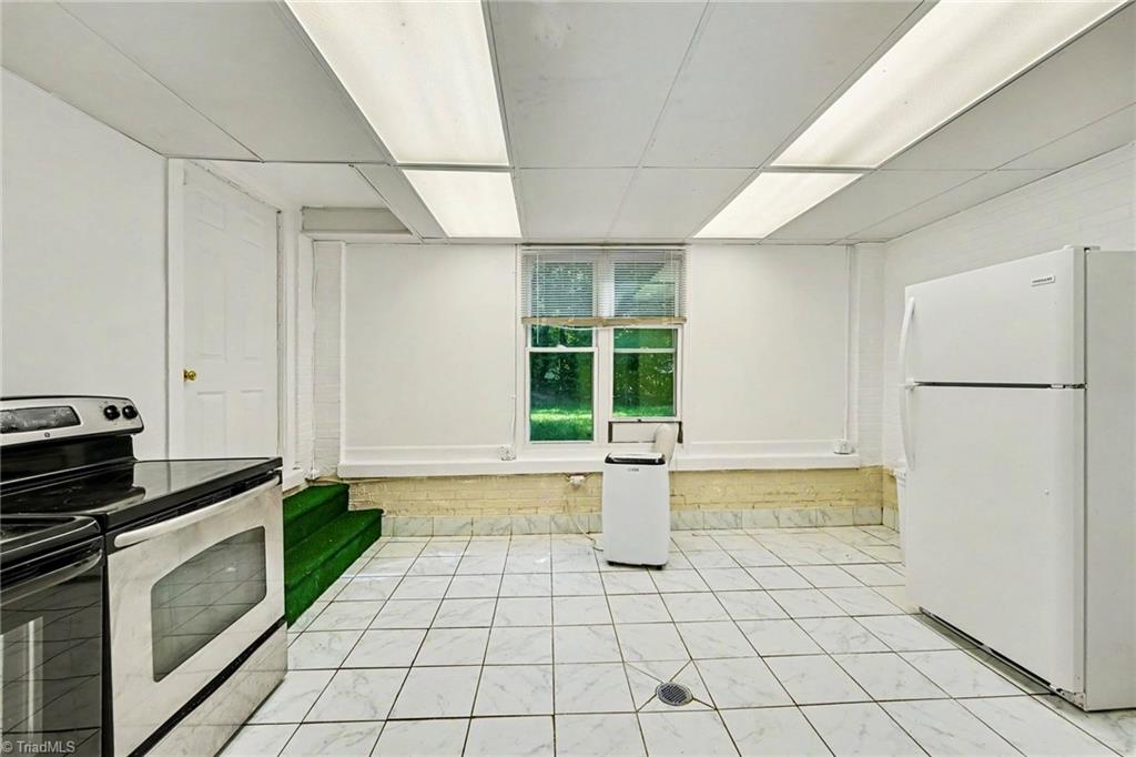 319 Elam Avenue Property Photo 20