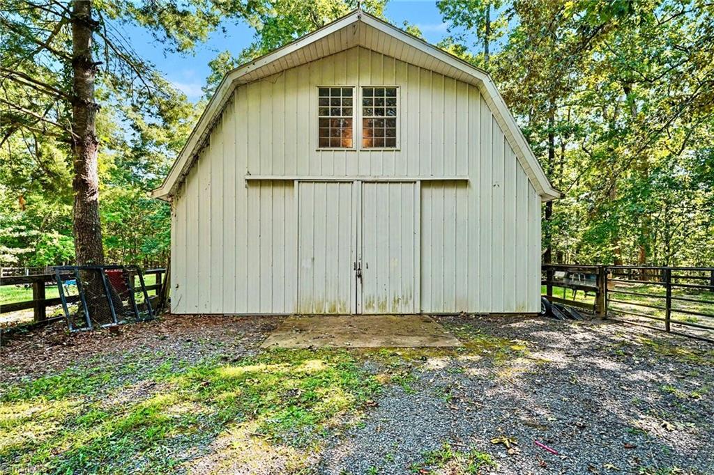 319 Elam Avenue Property Photo 25