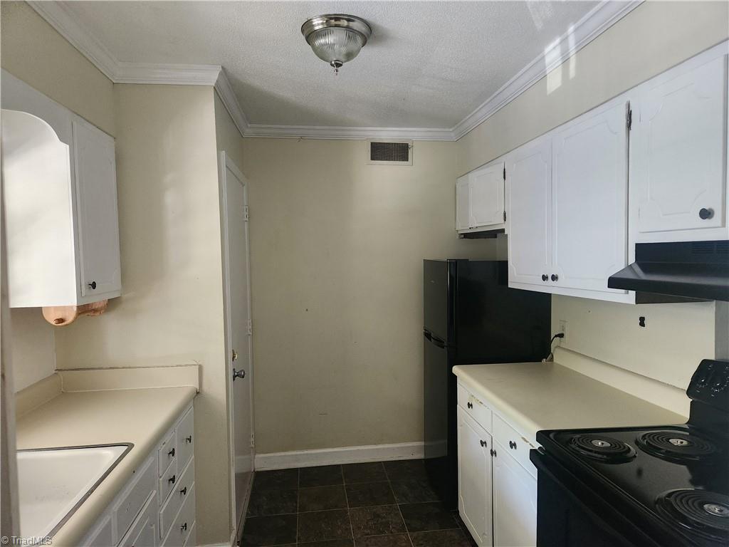 2922 Ramsgate Court Property Photo 3