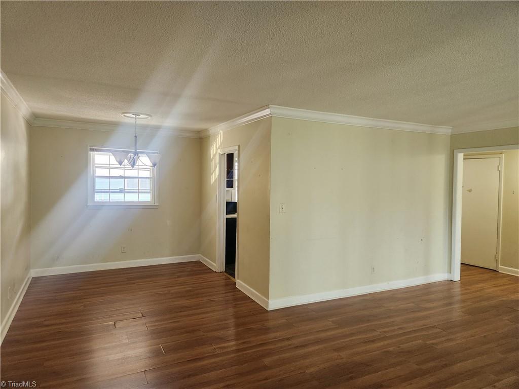 2922 Ramsgate Court Property Photo 5