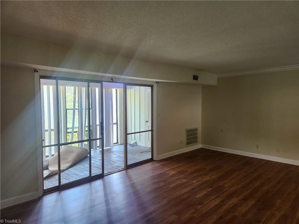 2922 Ramsgate Court Property Photo 7