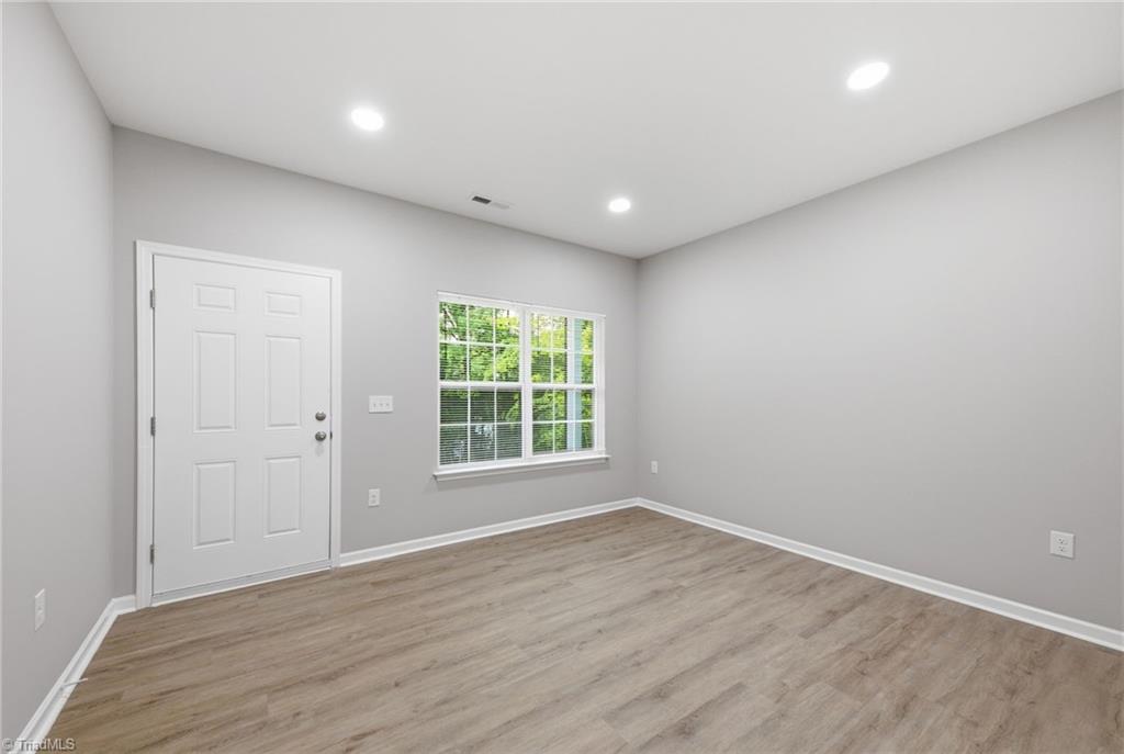 1914 Cedrow Drive Property Photo 7