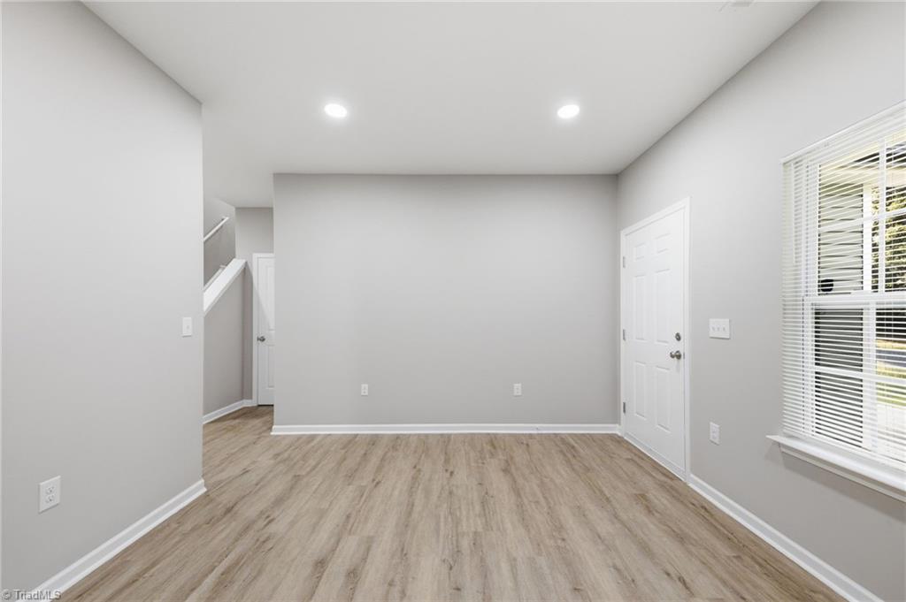 1914 Cedrow Drive Property Photo 8