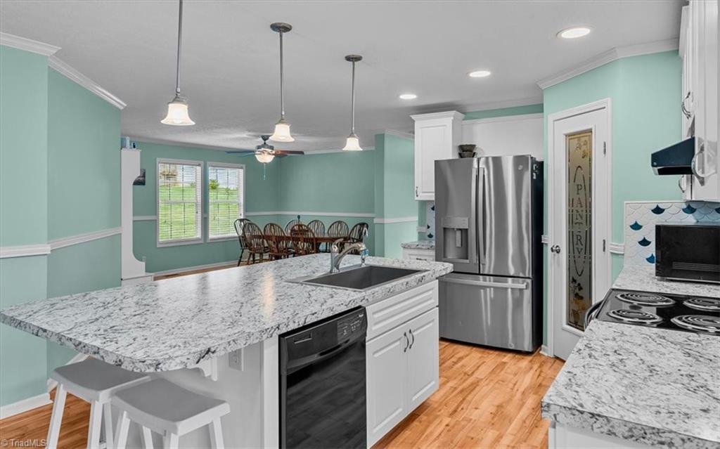 776 Lake Shore Avenue Property Photo 10