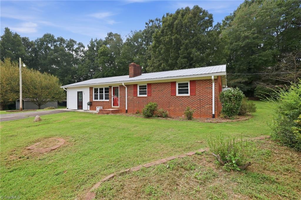 212 Circle Drive Property Photo 2