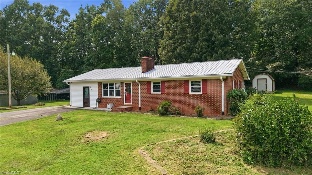 212 Circle Drive Property Photo 5