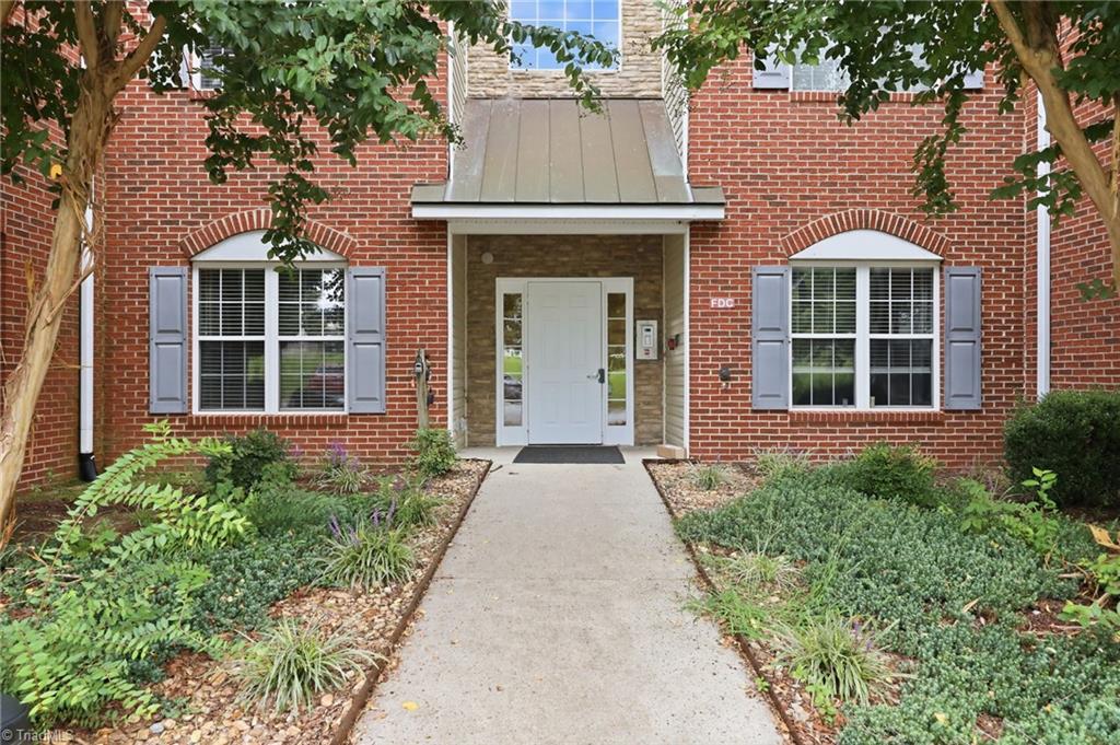 6941 Hanesbrook Circle # 104