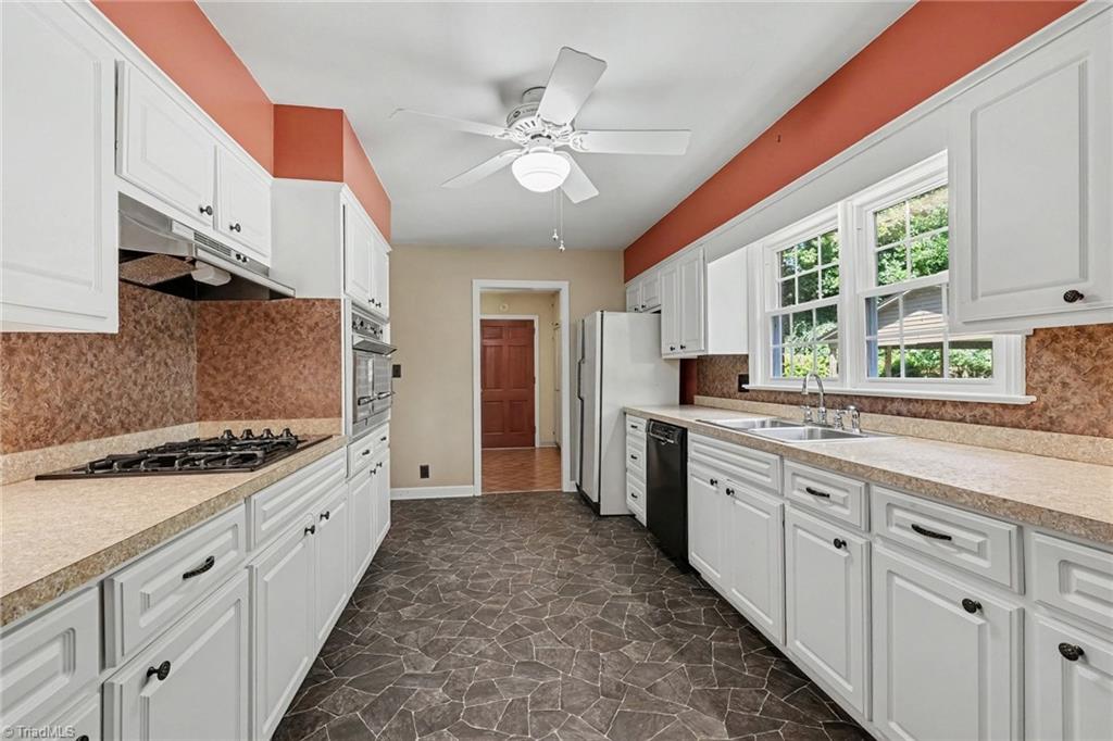 1195 Eton Avenue Property Photo 10