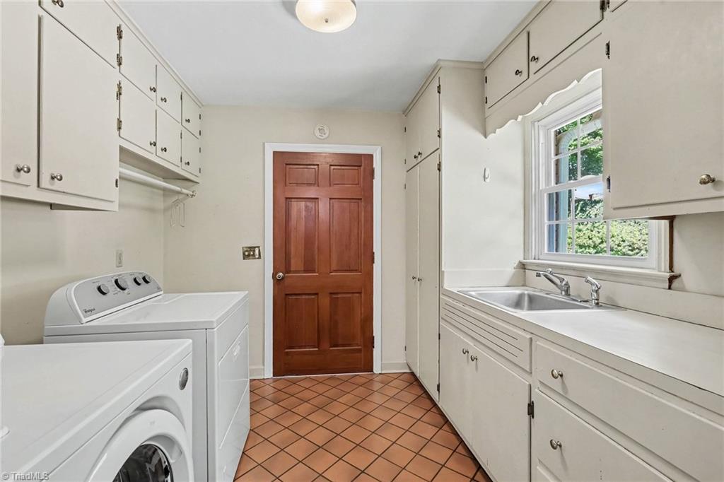 1195 Eton Avenue Property Photo 25