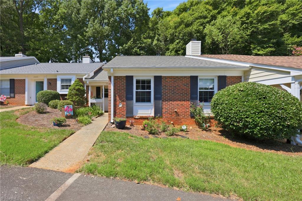 2642 Cottage Place Property Photo 2