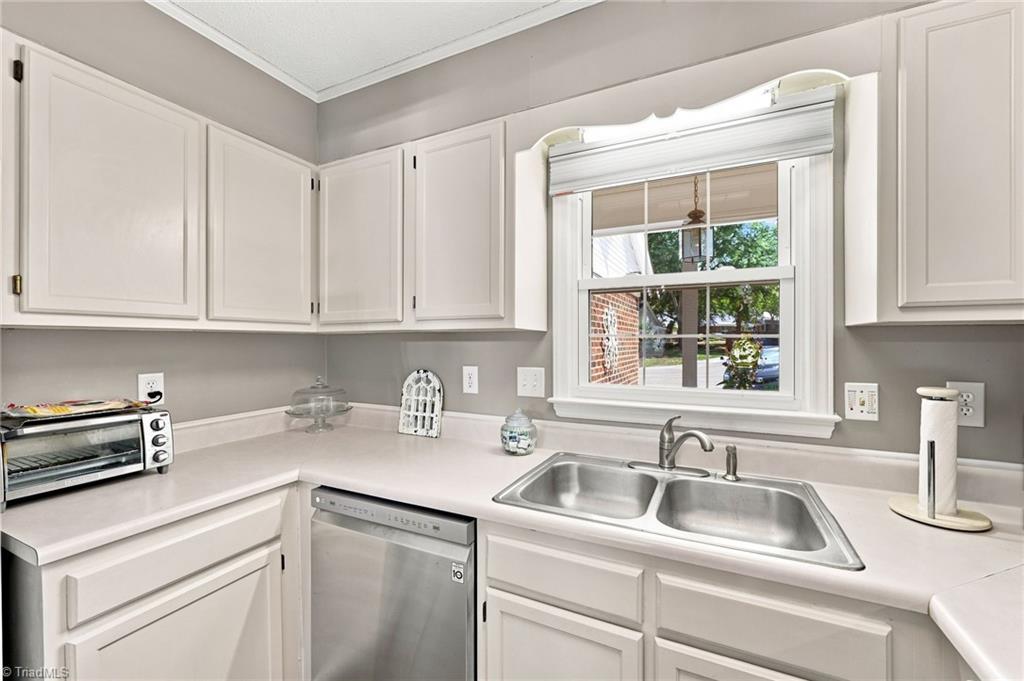2642 Cottage Place Property Photo 12