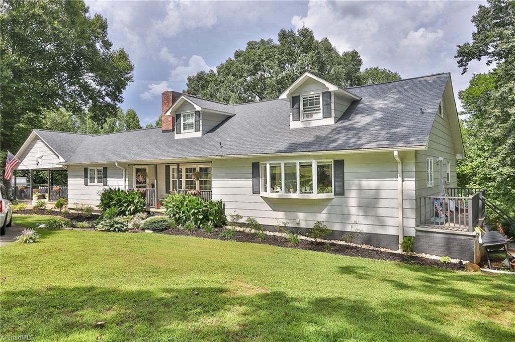1725 Fred Hinshaw Road Property Photo 1