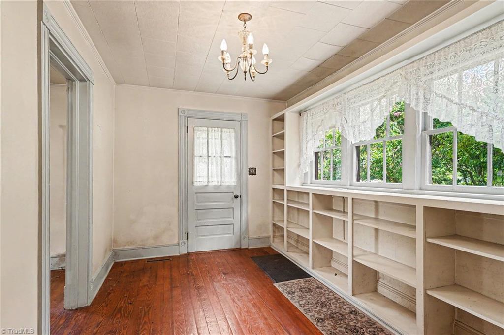 447 Main Street Property Photo 5