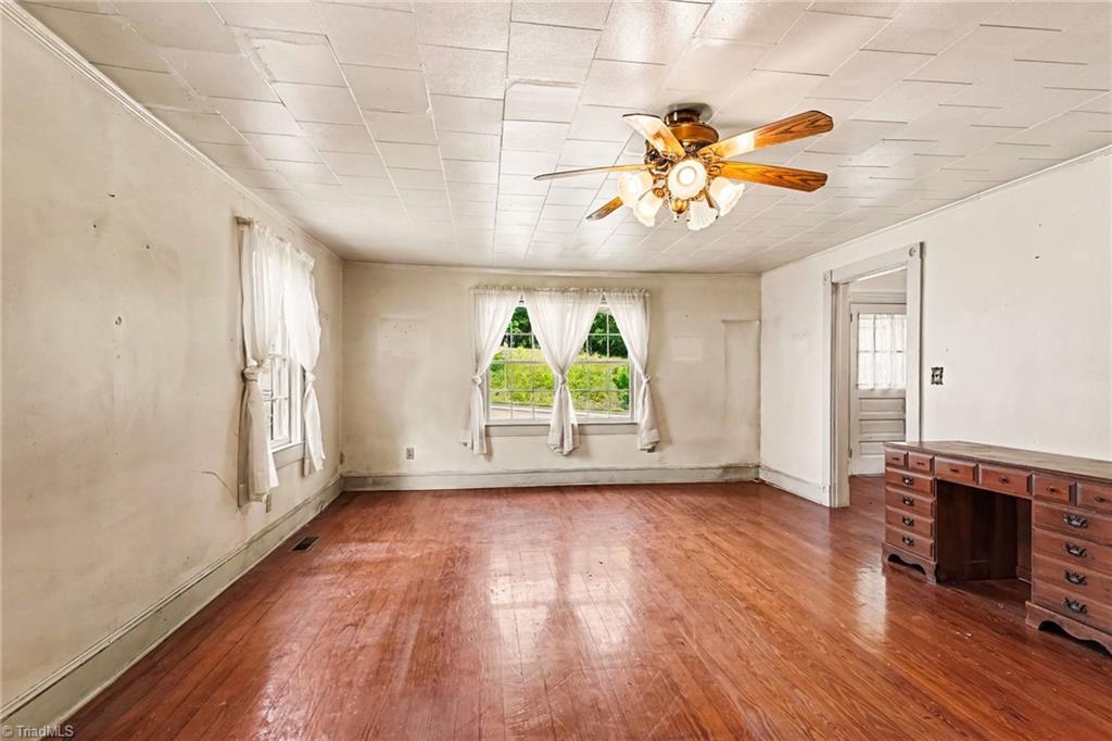 447 Main Street Property Photo 8