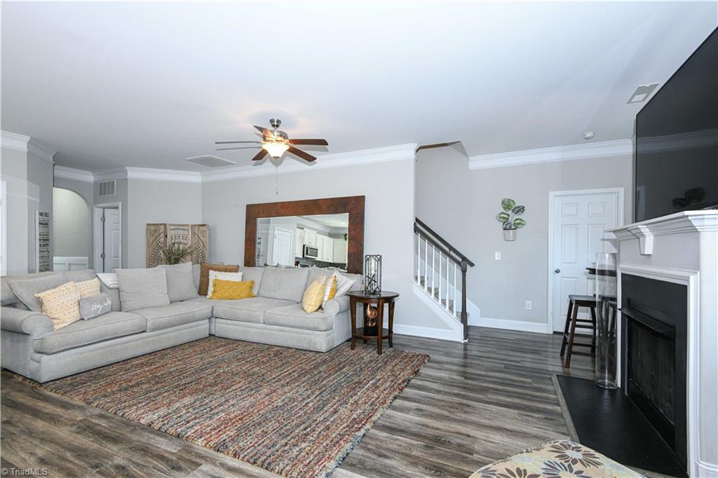 6725 Barton Creek Drive Property Photo 6