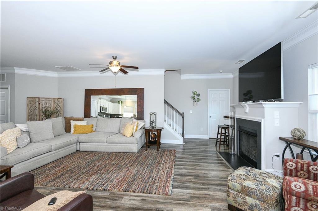 6725 Barton Creek Drive Property Photo 7