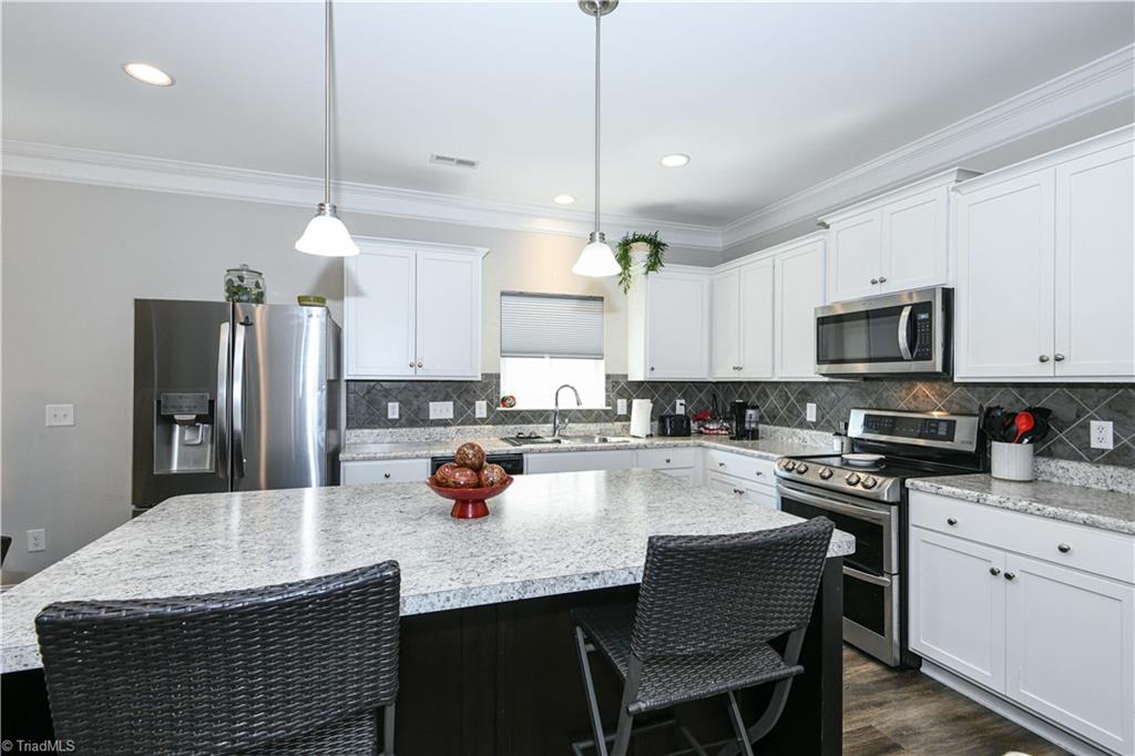 6725 Barton Creek Drive Property Photo 8