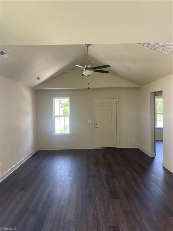 511 White Oak Street Property Photo 8
