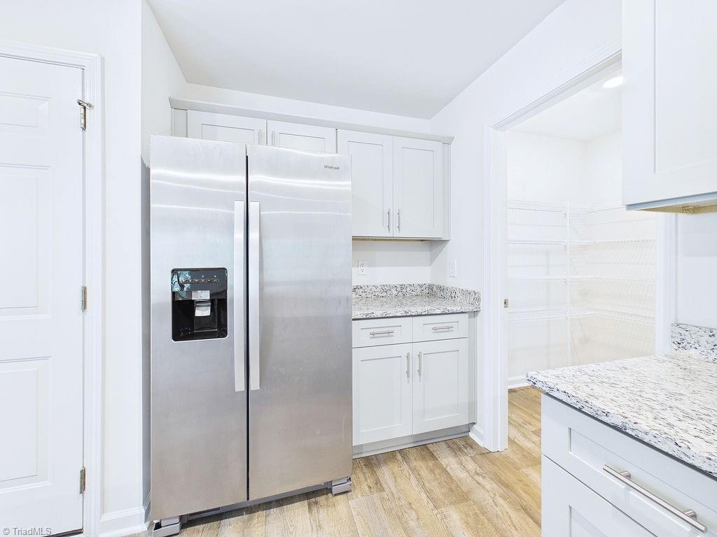 1547 Hamilton Hills Drive Property Photo 4