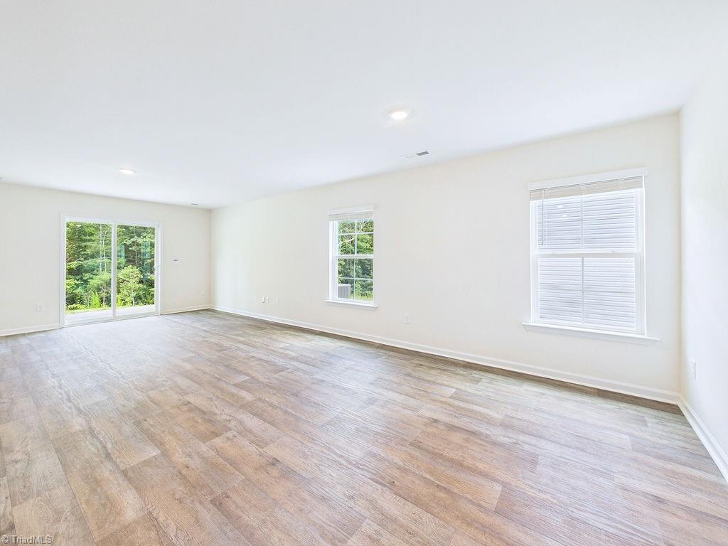 1547 Hamilton Hills Drive Property Photo 5