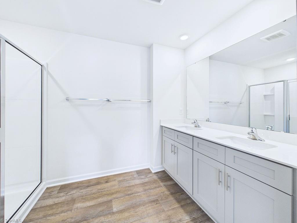 1547 Hamilton Hills Drive Property Photo 11
