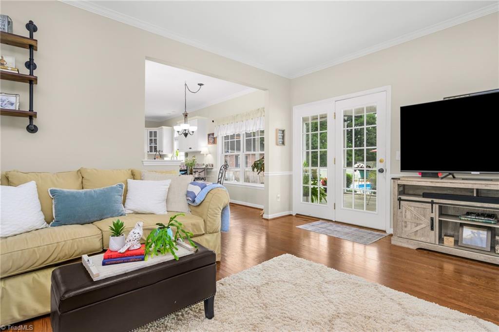 229 Country Circle Property Photo 7