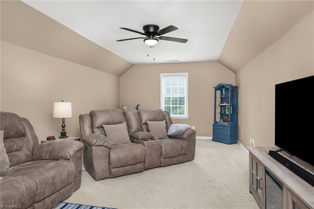 229 Country Circle Property Photo 28