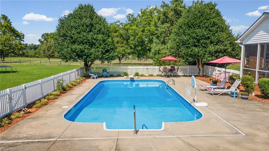 229 Country Circle Property Photo 40