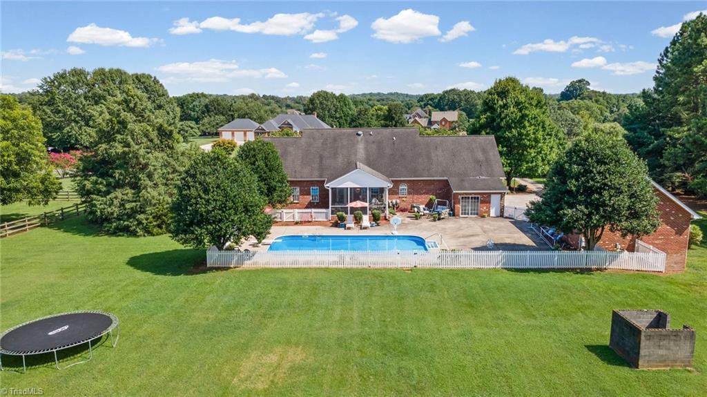 229 Country Circle Property Photo 41