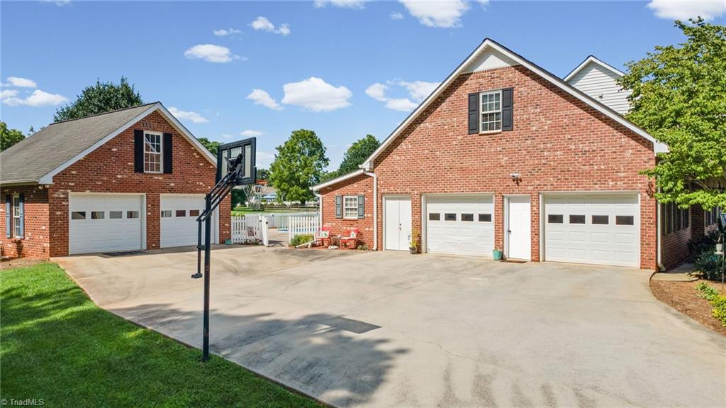 229 Country Circle Property Photo 45