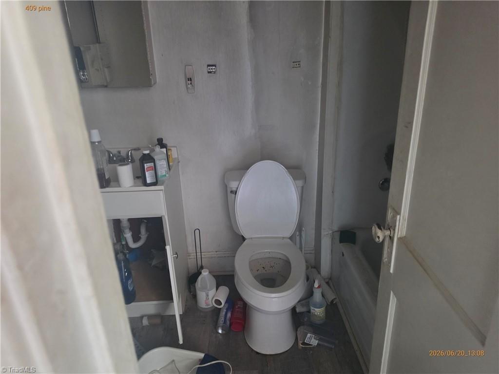 409 Pine Street Property Photo 3
