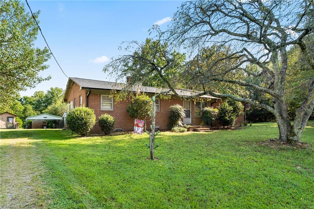 2294 N Old Greensboro Road Property Photo 3