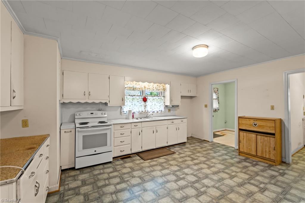 2294 N Old Greensboro Road Property Photo 8